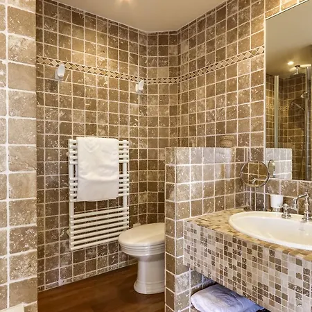 Beautiful Historic In The Heart Of St Tropez *